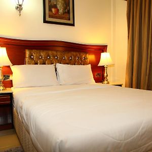 Camera standard con letto king size